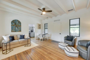 The Hideaway Secluded and Spacious Schulenburg Gem